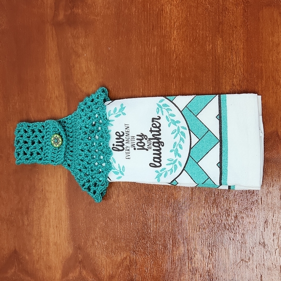 Crocheted Top Hanging Kitchen Towel